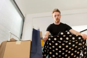 Best Way to Pack Clothes for Moving Without Wrinkles